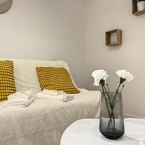 Studio Isle Sur La Sorgue Appartement LʼIsle-sur-la-Sorgue